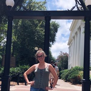 Meet your Posher, Hannah